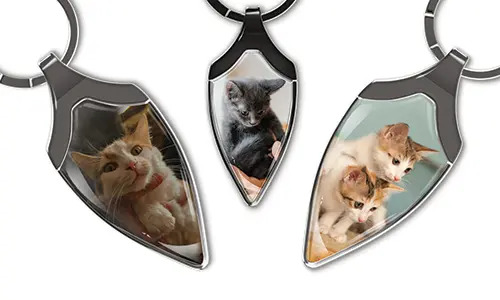 Personalisierter Schlüsselanhänger in Schildform mit Foto deiner Katze