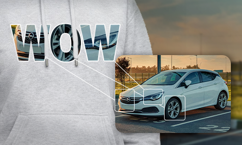 Ljusgrå hoodie med WOW-tryck, bokstäver fyllda med vit bil-fotocollage, detalj av Opel Astra bredvid visad