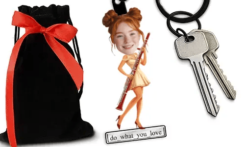 Personalized Comic-Style Keychain With Name And Physiotherapist Design