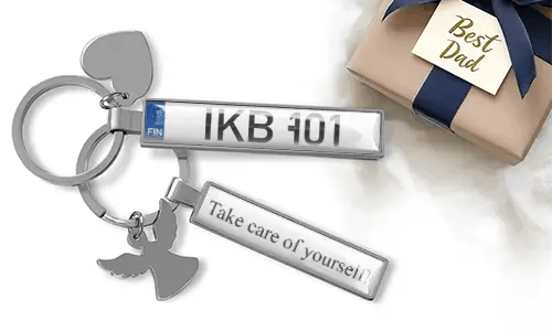 Personalizovaný přívěsek na klíče s gravírovanou zprávou a charms pro tatínka