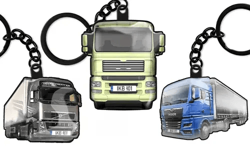 Portachiavi a forma di camion con tre design diversi, inclusi modelli verde, grigio e blu