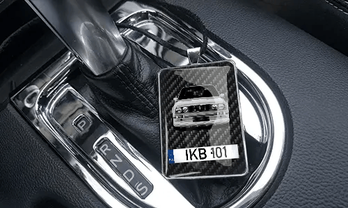 Rear view mirror trailer next to the gear change