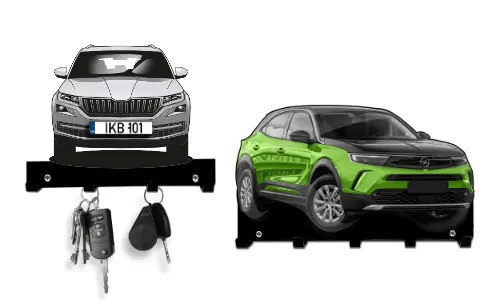 Zwei schlüsselförmige Halter in Autoform: roter Sedan und grün-schwarzer SUV, beide mit Haken für Schlüssel