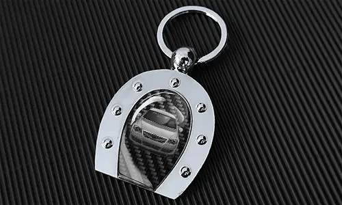 gallery-photo-horseshoe-keychain-1
