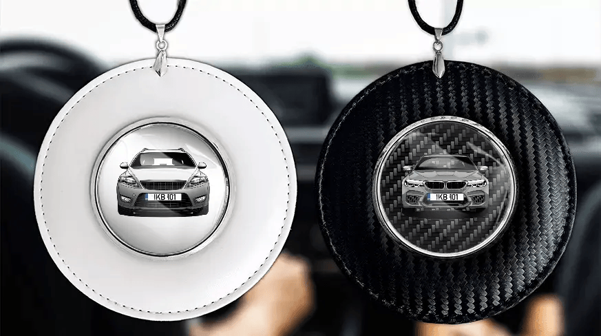 Car mirror chain with photo